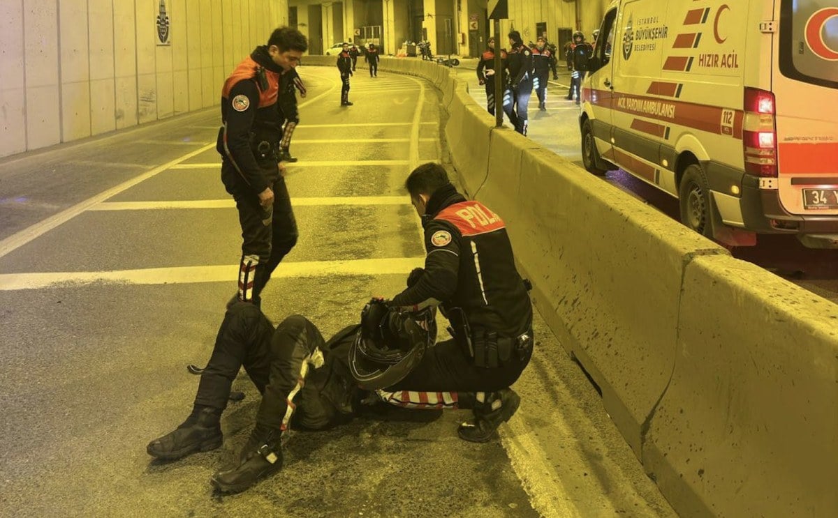 Istanbul Sislide kaza yapan motosikletli polis sehit oldu