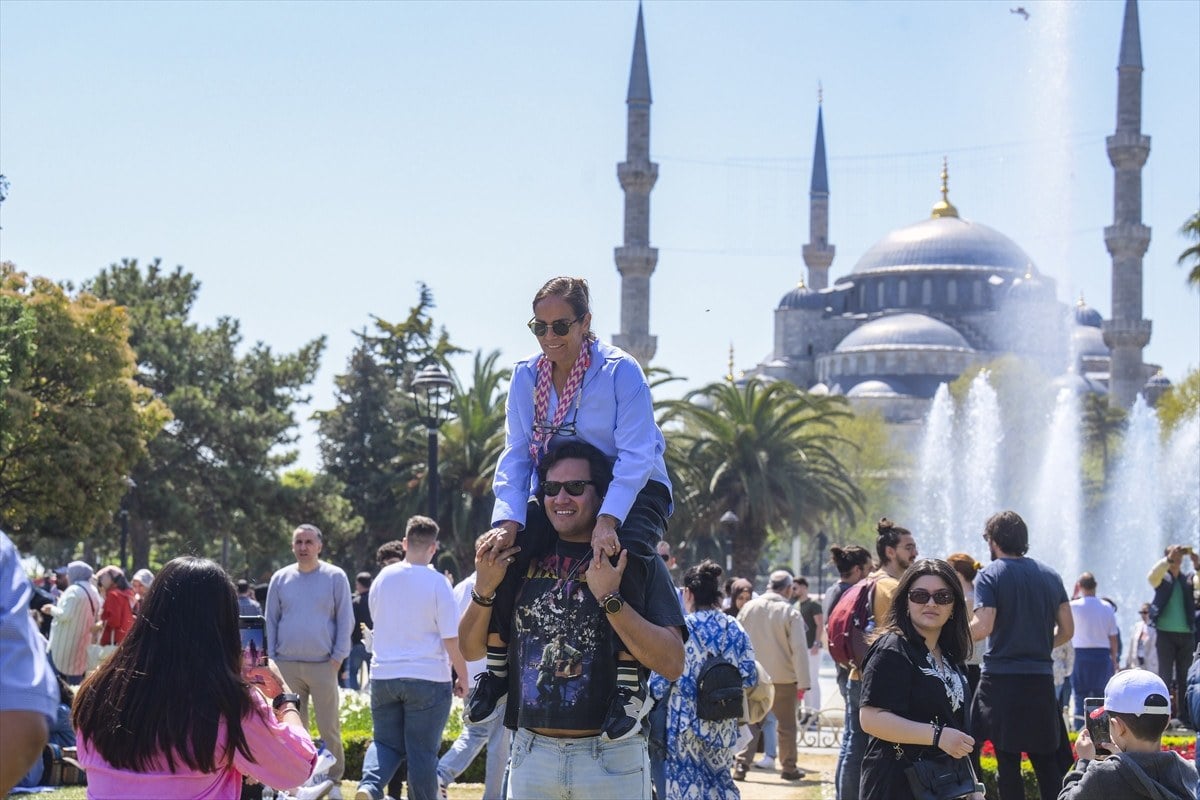 1713178748 259 Turkiyeye bu yil en fazla komsu ulkelerden turist geldi Ilk