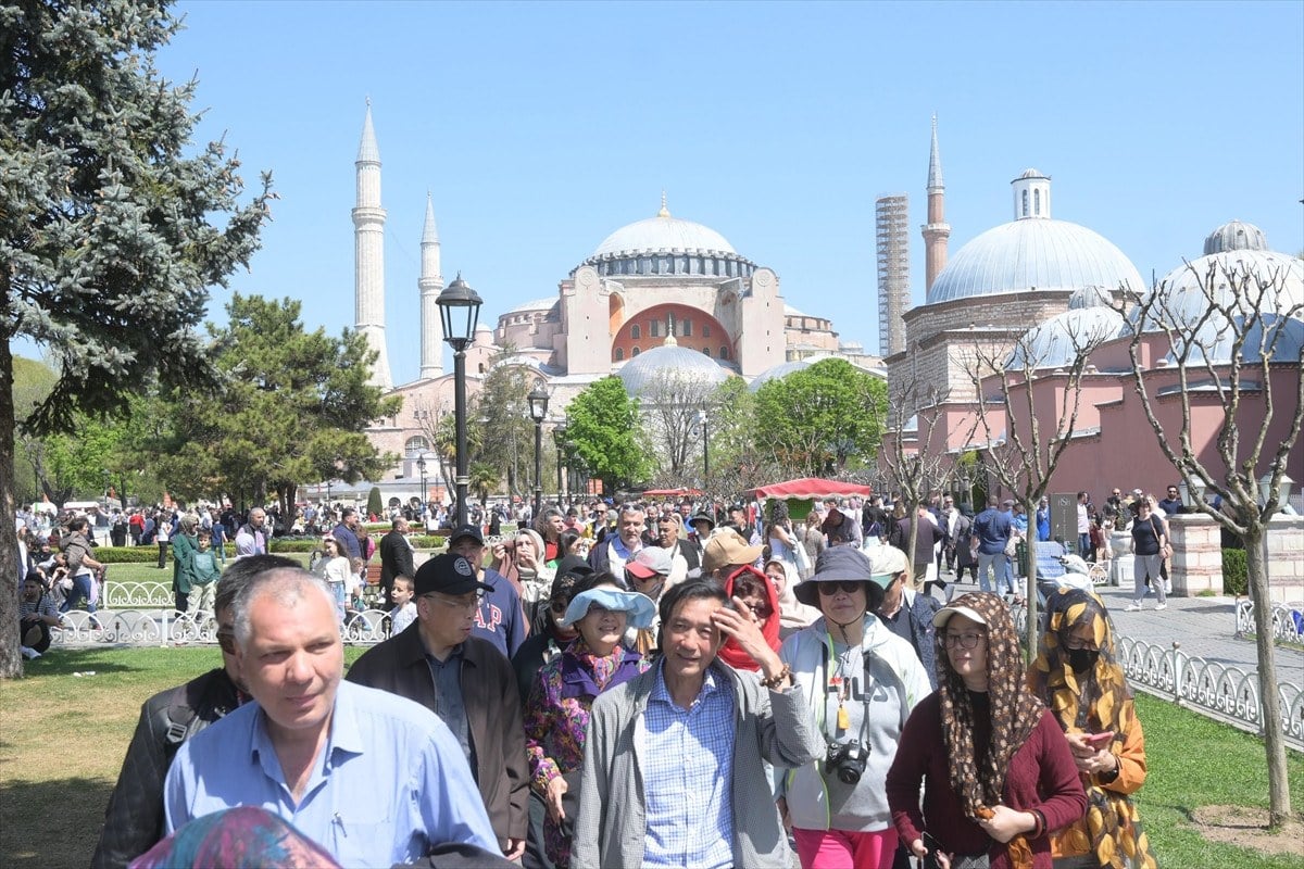 1713178748 31 Turkiyeye bu yil en fazla komsu ulkelerden turist geldi Ilk