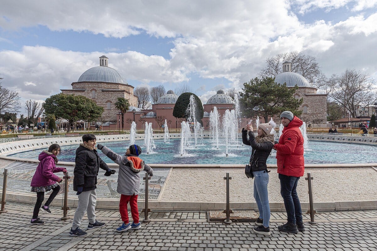 1713178748 551 Turkiyeye bu yil en fazla komsu ulkelerden turist geldi Ilk