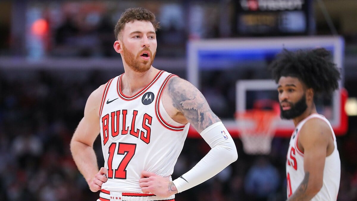 Chicago Bulls formasi giyen Onuralp Bitim sezonu kapadi